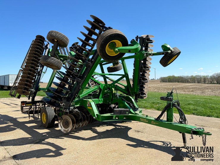 2019-john-deere-2623vt-image-3