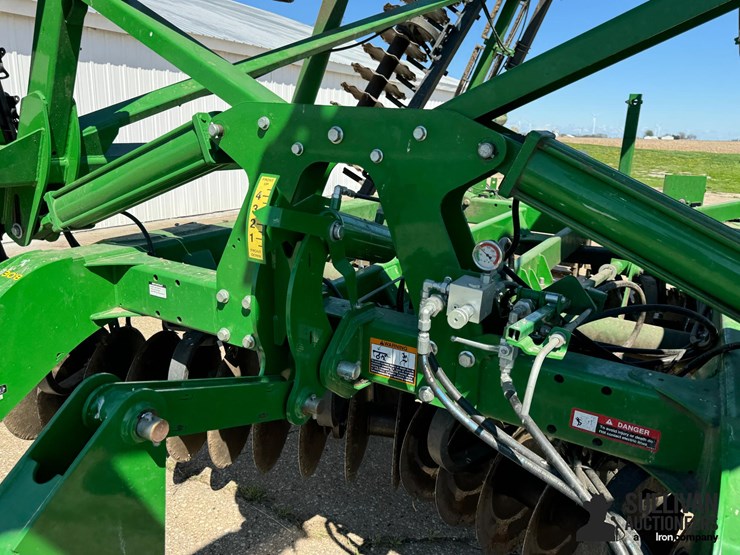2019-john-deere-2623vt-image-10