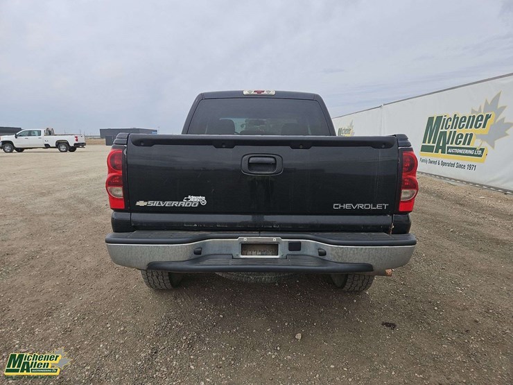 2005-chevrolet-silverado-1500-image-8