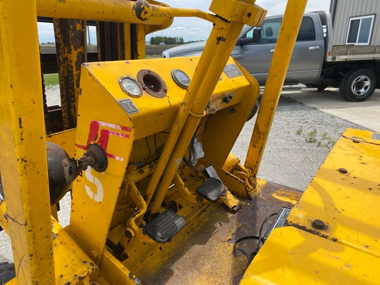 white-lp-gas-forklift.-image-12