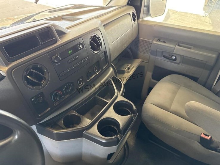 2009-ford-cargo-image-22