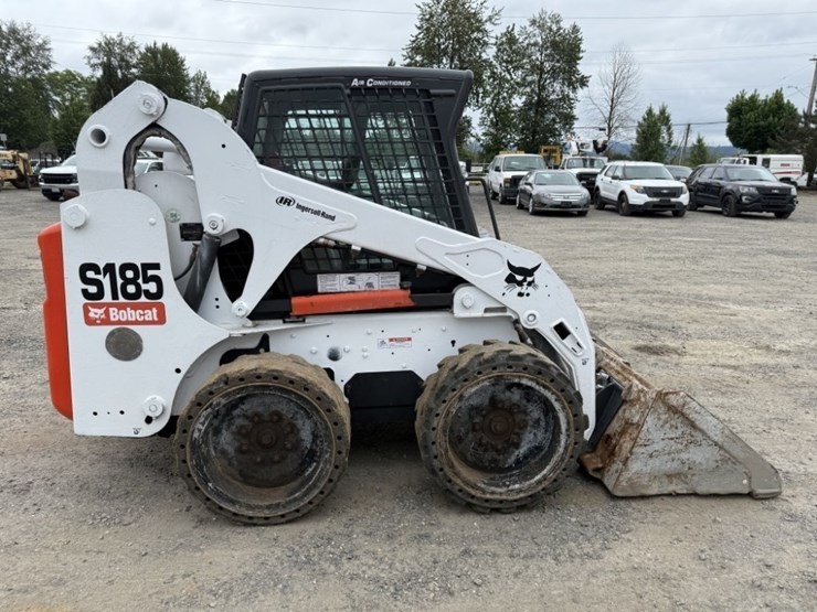 2011-bobcat-s185-image-3