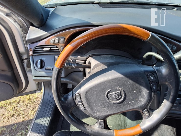 2002-cadillac-dhs-image-15
