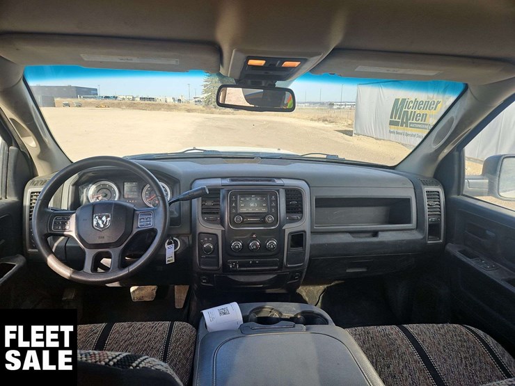 2015-dodge-1500-image-19
