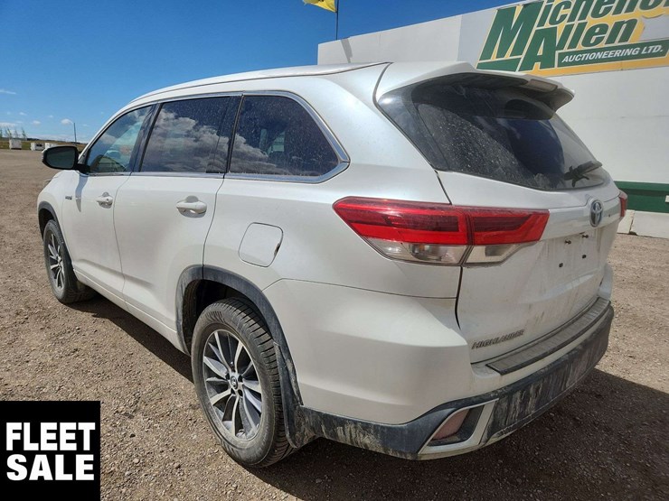 2017-toyota-highlander-image-3