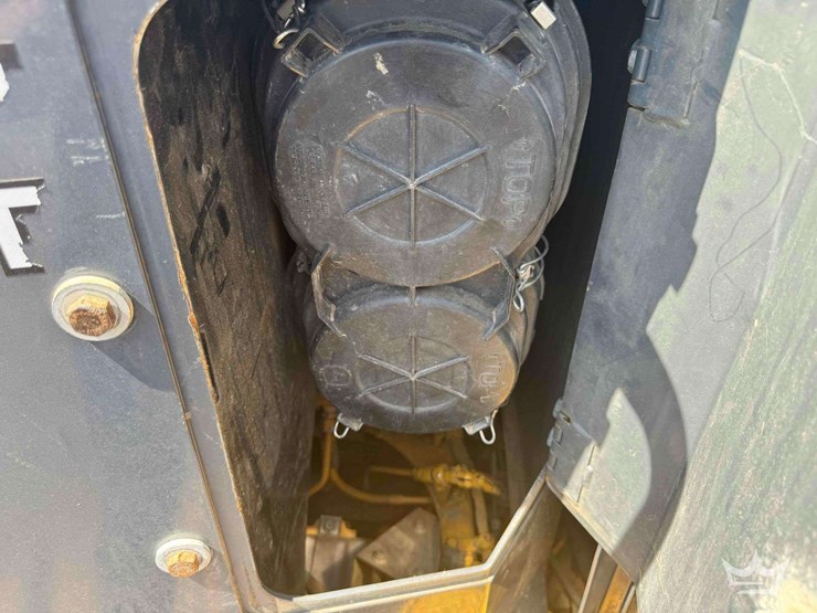 2020-deere-850l-wlt-image-17