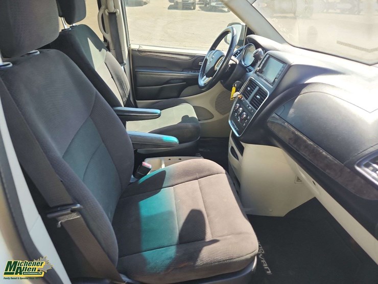 dodge-grand-caravan-image-15