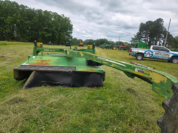 john-deere-630-image-9