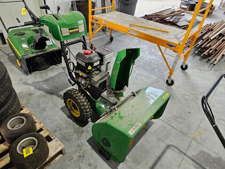 #6278-•-john-deere-1028-self-propelled-snow-blower-image-7