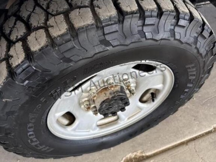 2015-chevrolet-silverado-2500hd-image-9