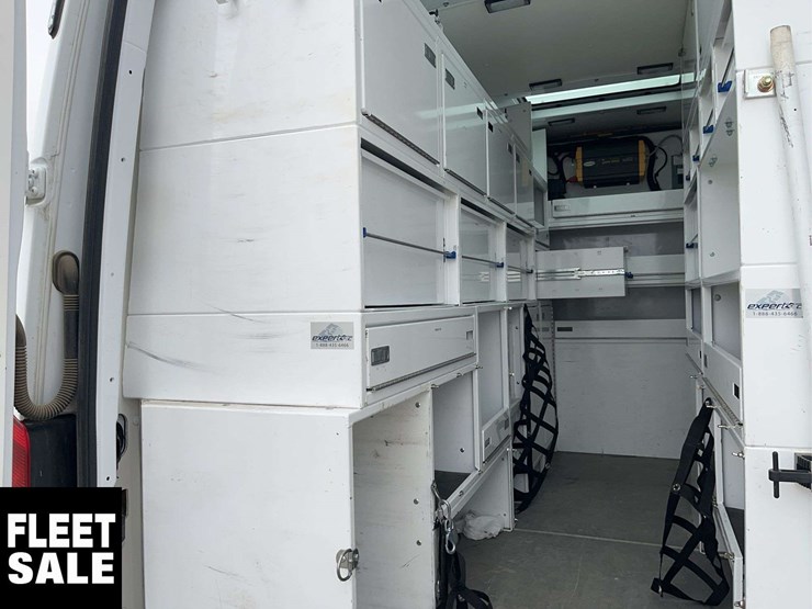 2018-mercedes-benz-sprinter-3500-image-15