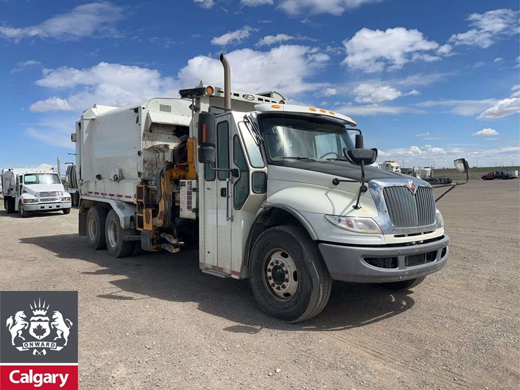 international-workstar-7400-image-2