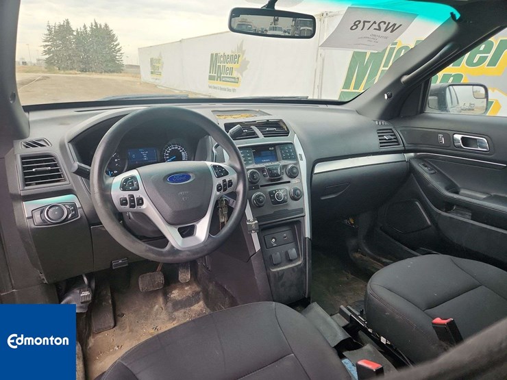 2015-ford-explorer-image-19
