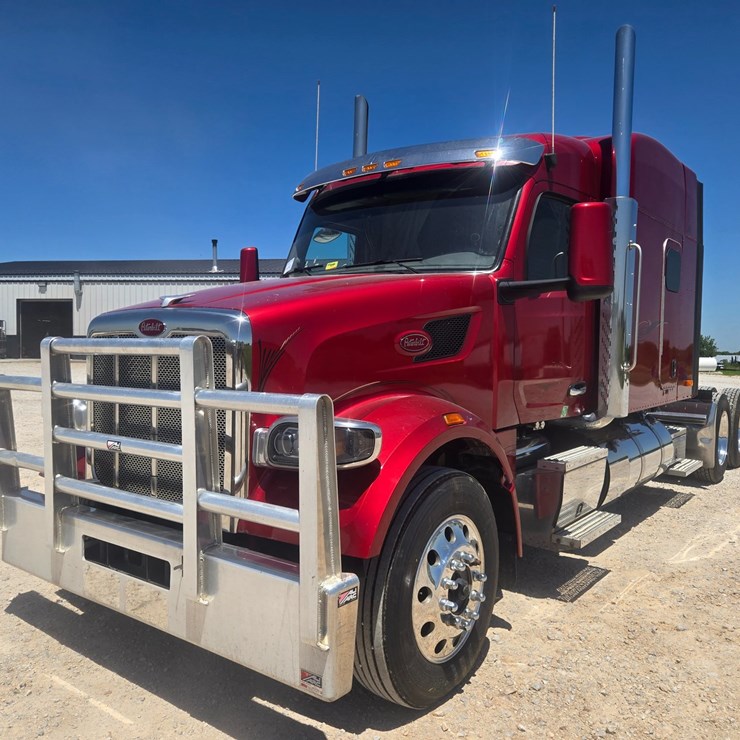 2023 PETERBILT 567