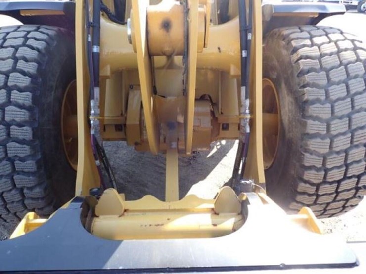 2023-caterpillar-926m-image-30