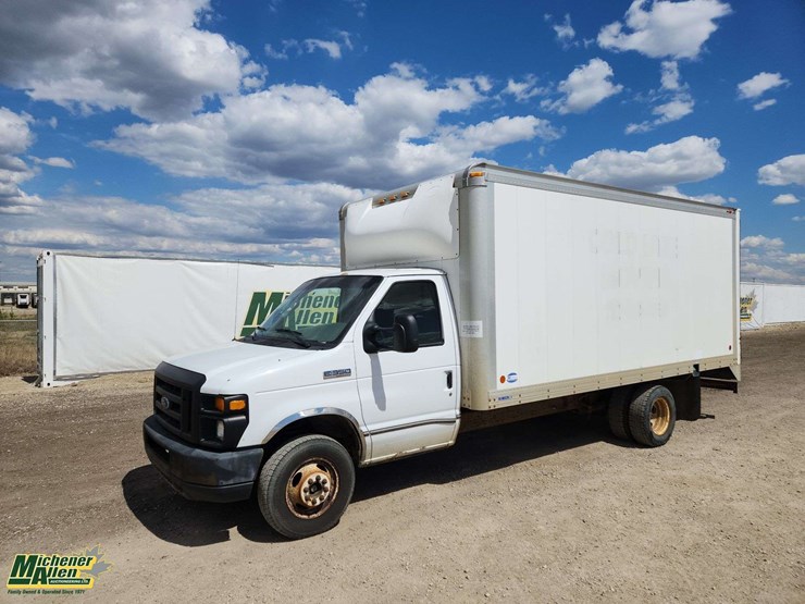 2008-ford-e350-image-1