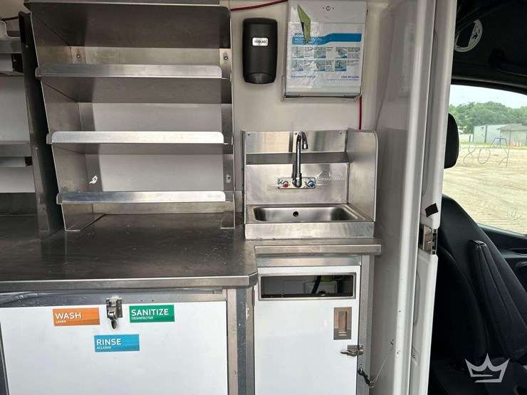 2021-mercedes-benz-sprinter-4500-image-23