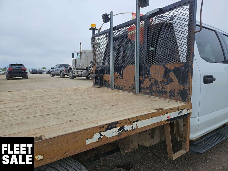 2022-ford-f350-image-16