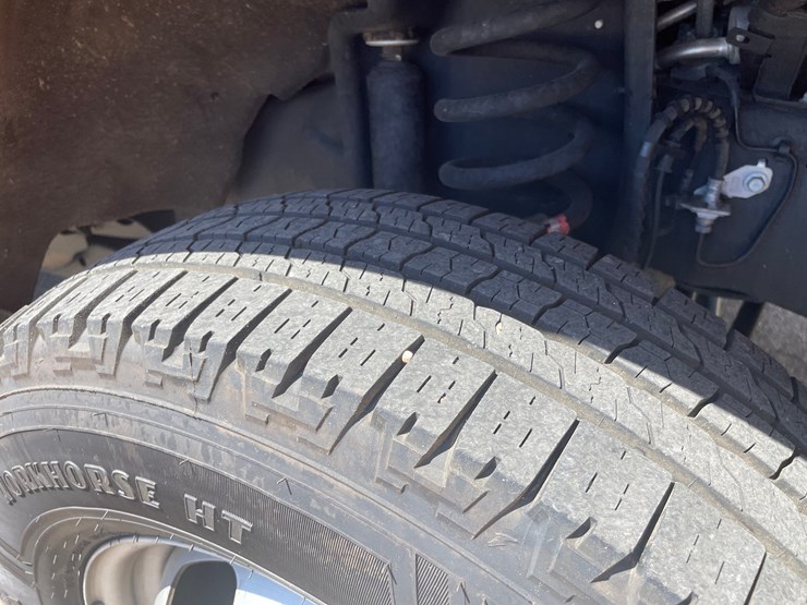 2020-ford-f350-xl-image-17