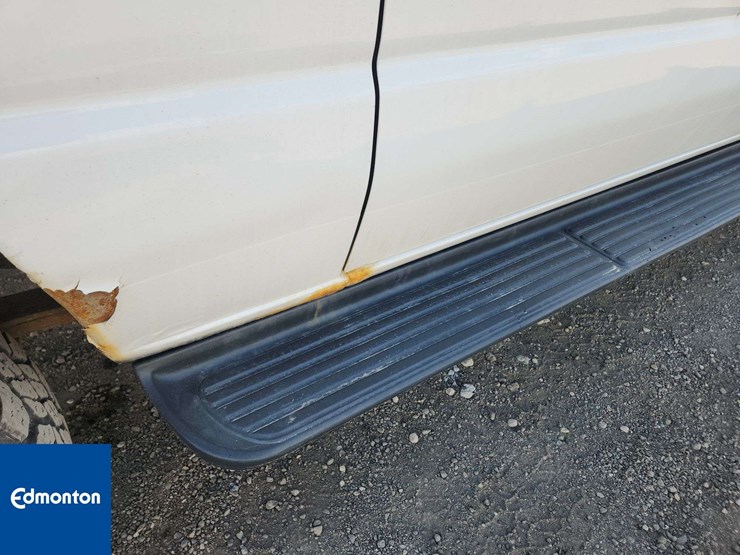 2014-ford-cargo-image-39