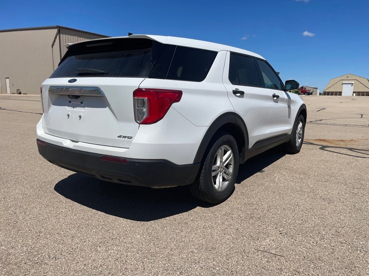 2022-ford-explorer-image-6