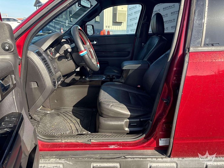 2012-ford-escape-image-12