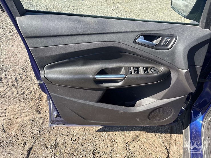 2016-ford-escape-image-8