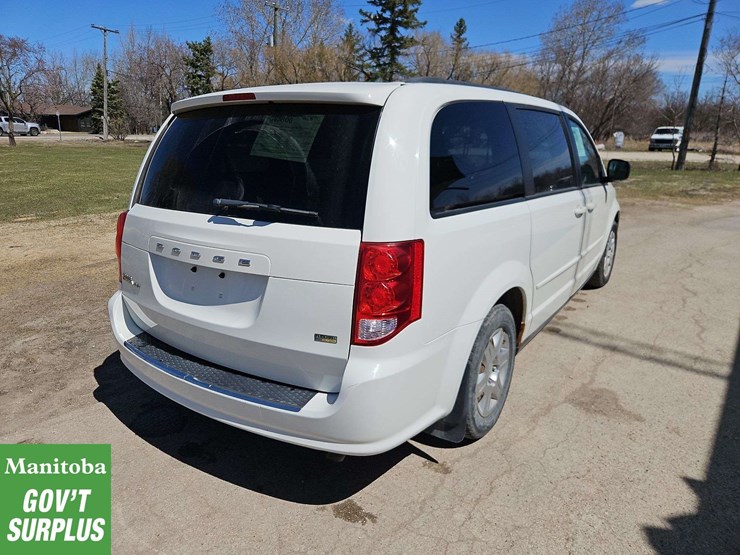 2011-dodge-grand-caravan-image-3
