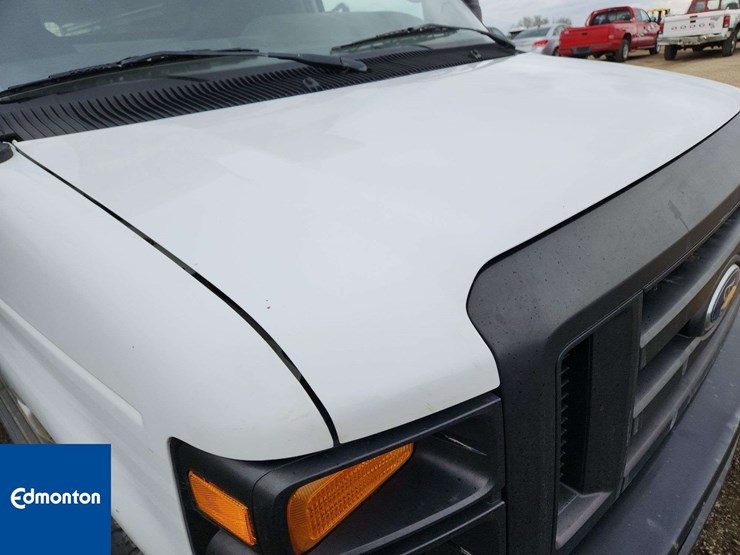 2010-ford-cargo-image-34