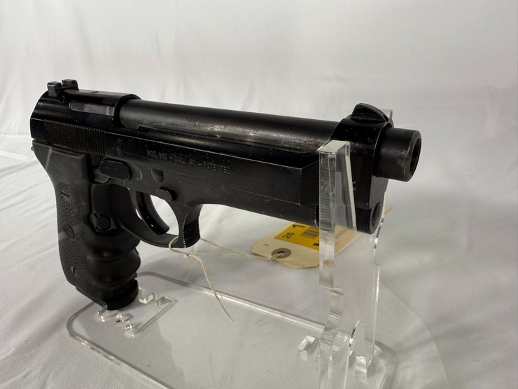 #12-•-beretta-96d-40-pistol-ber195967-image-18