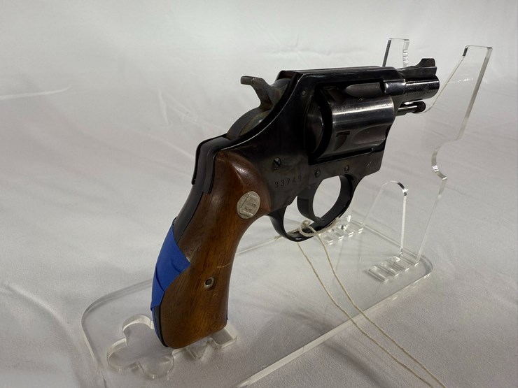 #67-•-charter-arms-undercover-38-special-revolver-337494-image-11