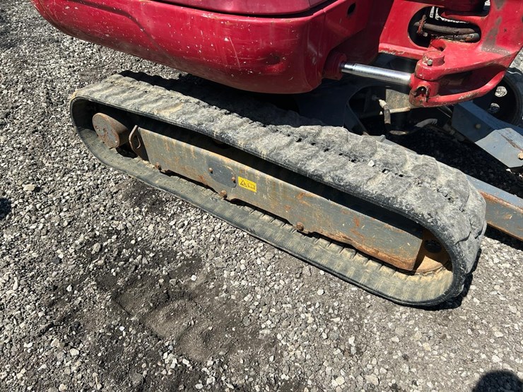 2020-takeuchi-tb230-image-10