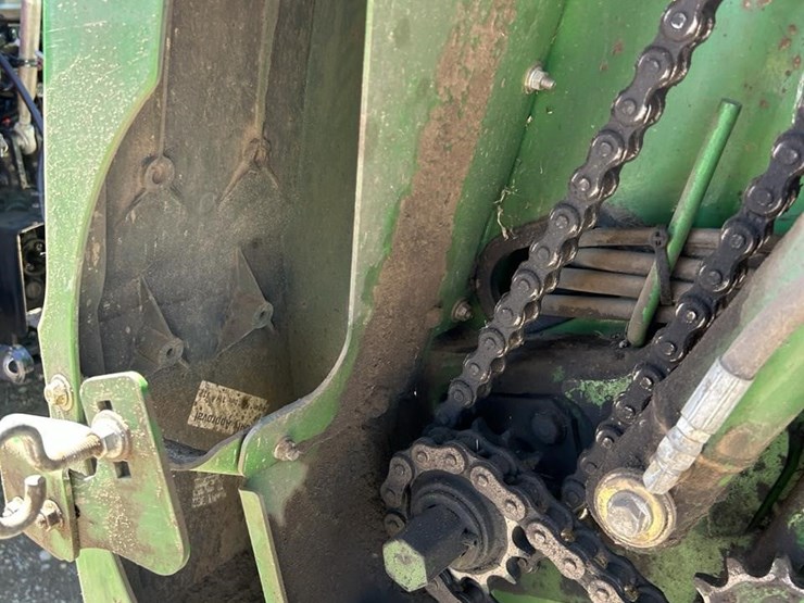 2012-john-deere-569-premium-image-30