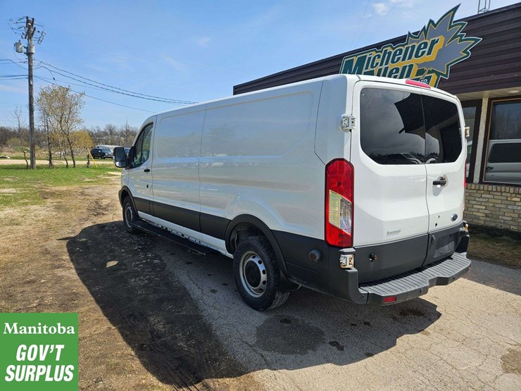 2017-ford-transit-image-2