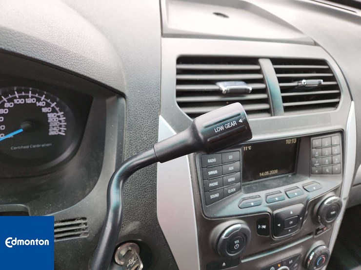 2015-ford-explorer-image-22