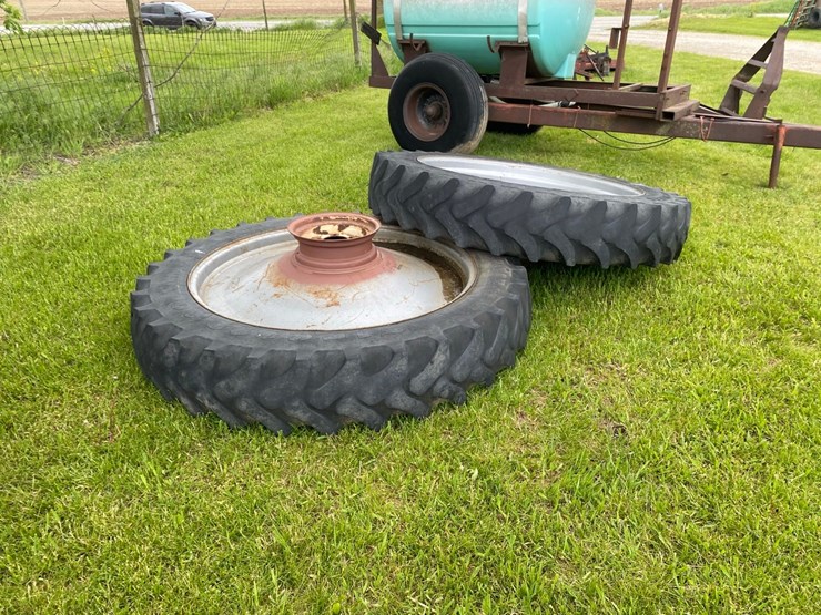 46"-wheels-used-to-raise-grain-auger-image-1