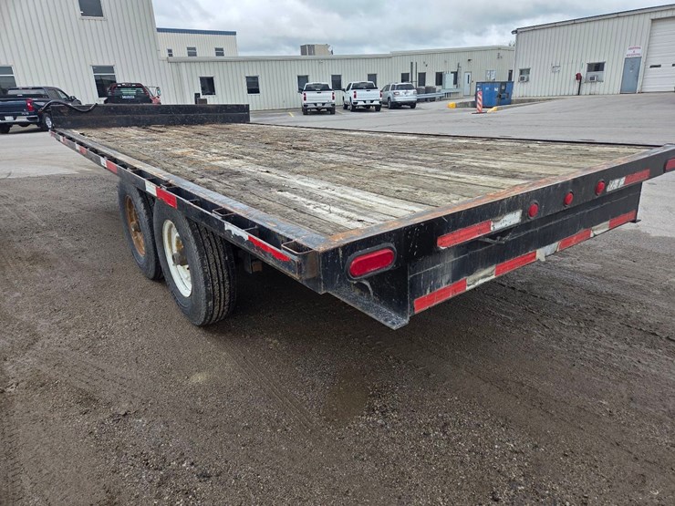 1999-18'x102"-flatbed-trailer-image-12