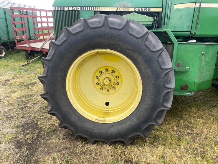 john-deere-8640-image-13