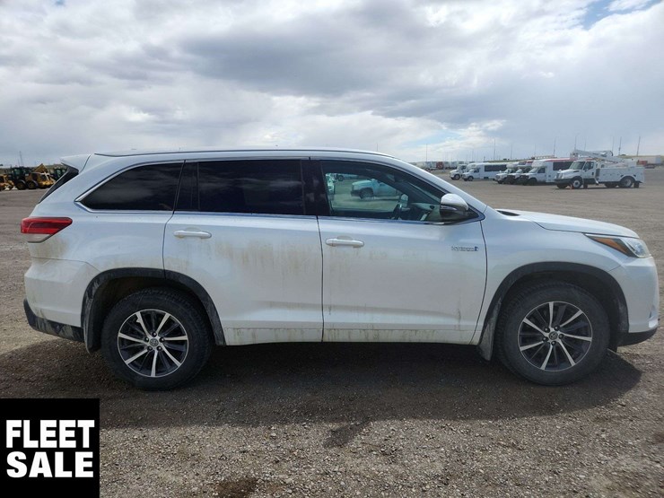 2017-toyota-highlander-image-8