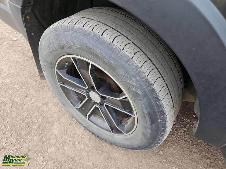 ford-explorer-sport-trac-image-13