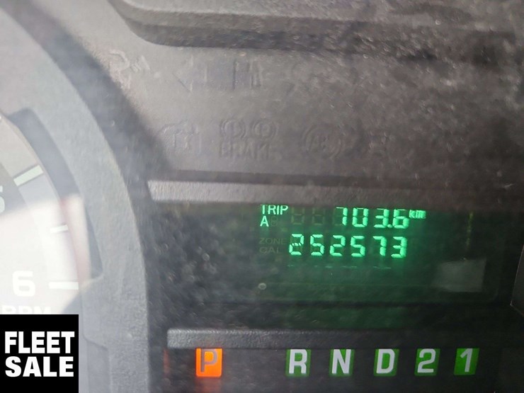 2013-ford-cargo-image-27