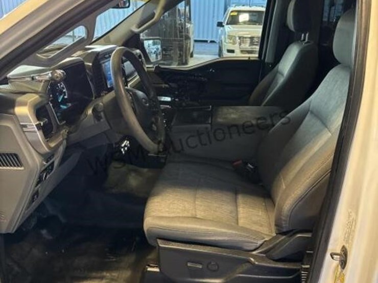 2021-ford-f150-image-23