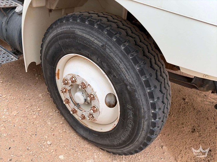 2003-international-durastar-4300-image-31