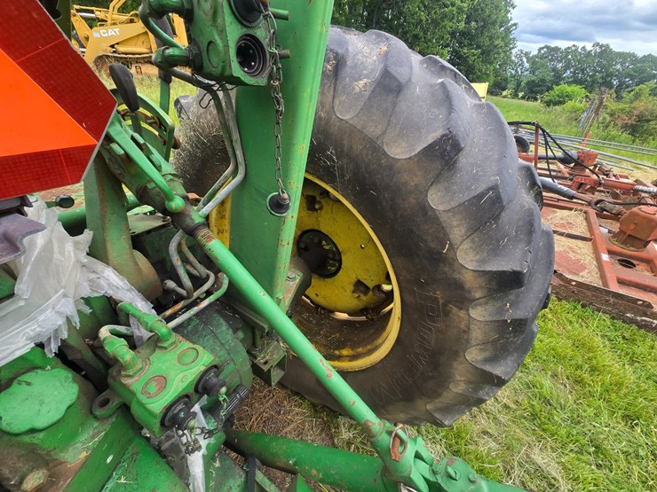 john-deere-2840-image-24