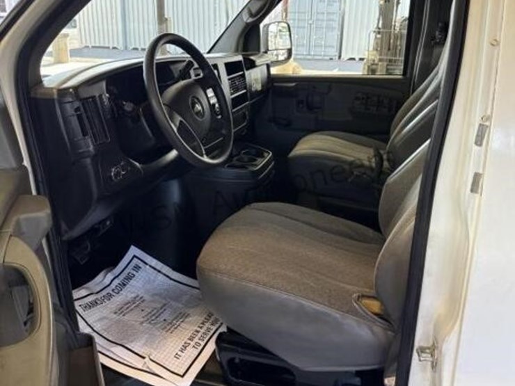 2009-chevrolet-express-1500-image-29
