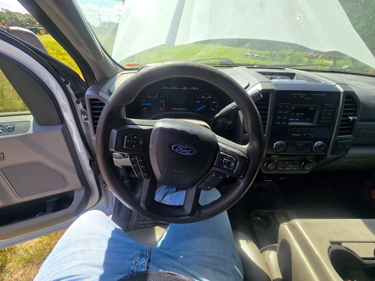 2017-ford-f550-image-49