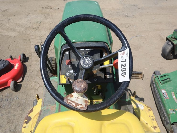 john-deere-332-image-16