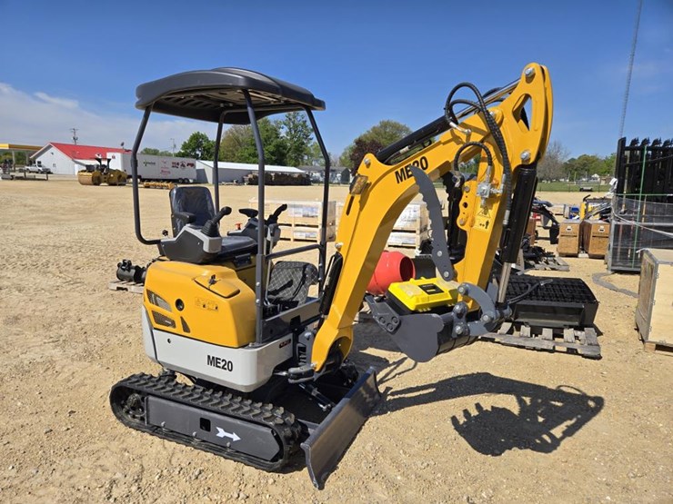 #700-•-new-sdlanch-me20-mini-excavator-image-4