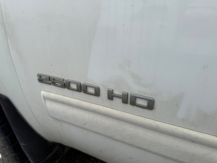 2015-gmc-2500hd-image-30