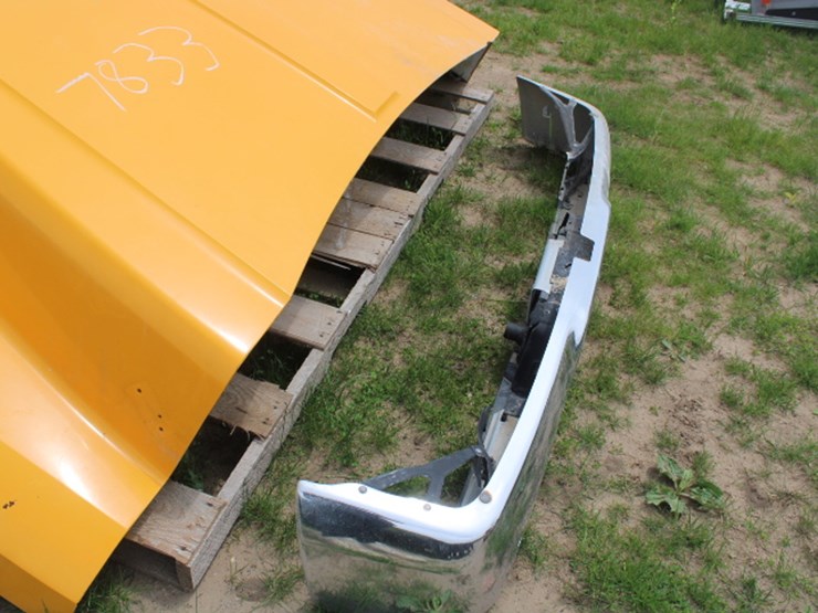 #7833-•-bus-hood-&-23-dodge-truck-bumper-image-9